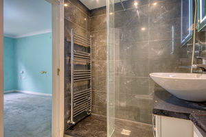 Bedroom One (En-Suite)- click for photo gallery